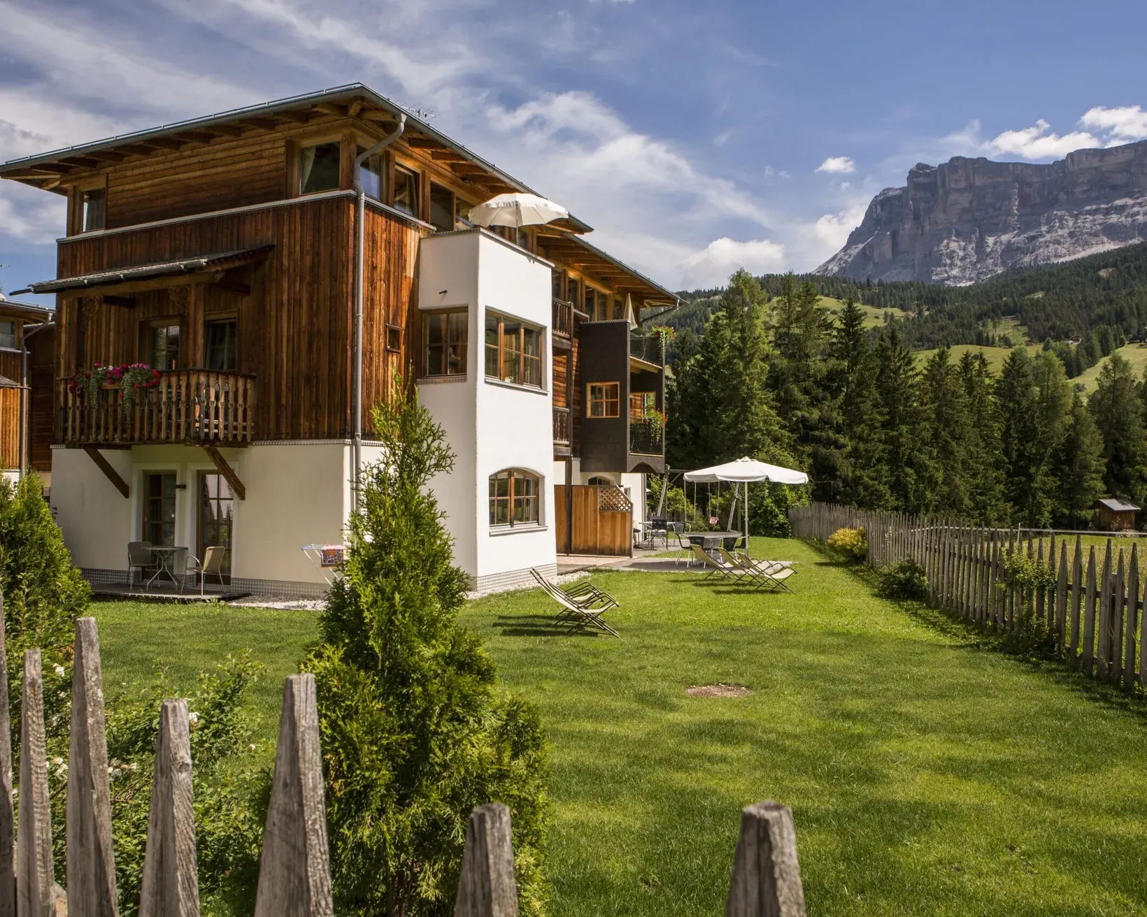 Esterni residence les viles la villa