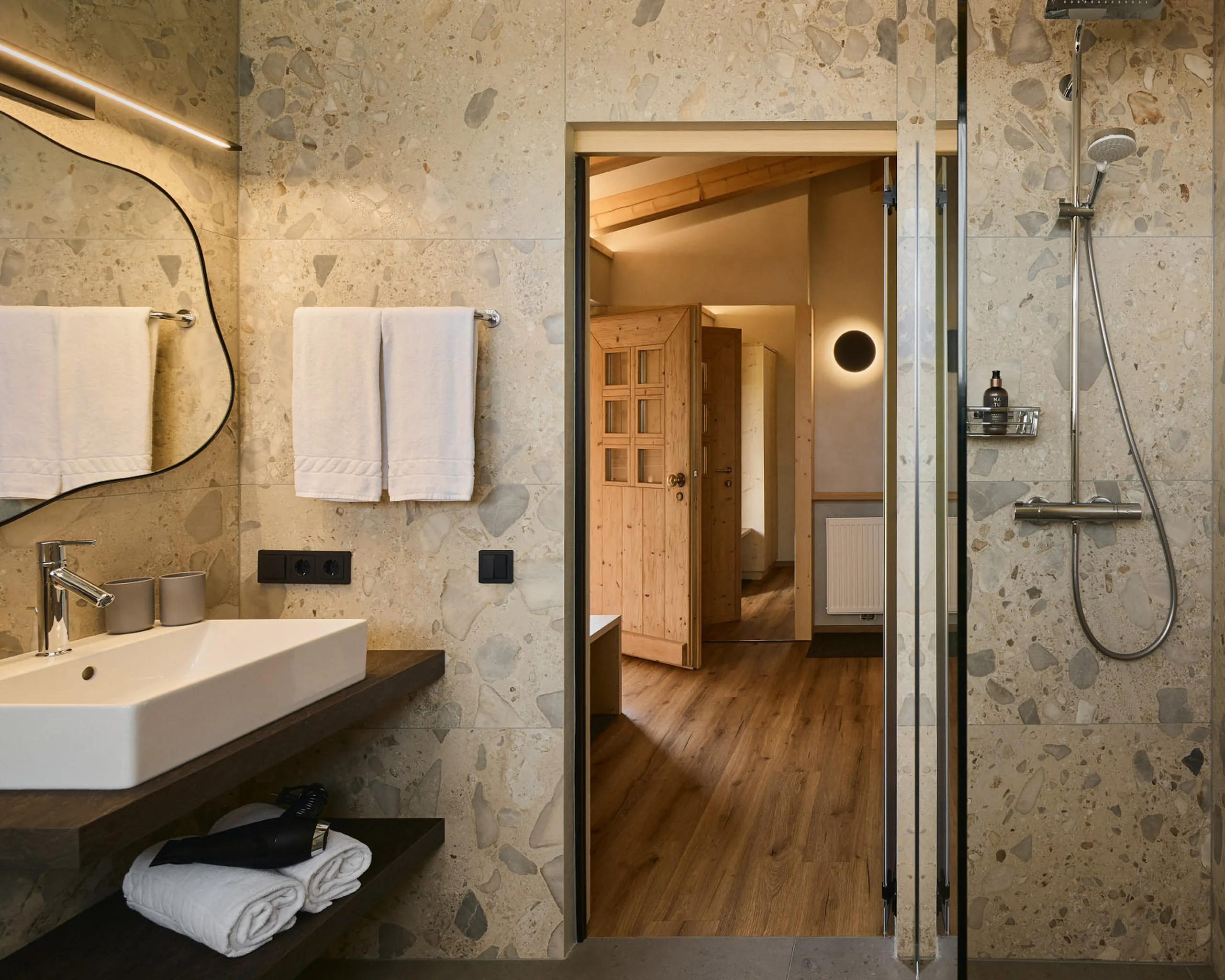 11 126 les villes 27 05 26 visciani ph
